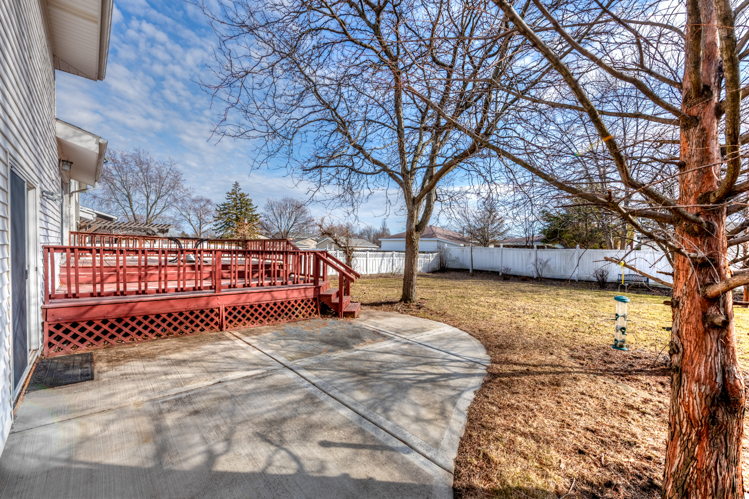 1651 West Goldengate Drive Addison, IL 60101 - Photo 20 of 24 a view of a yard with large trees