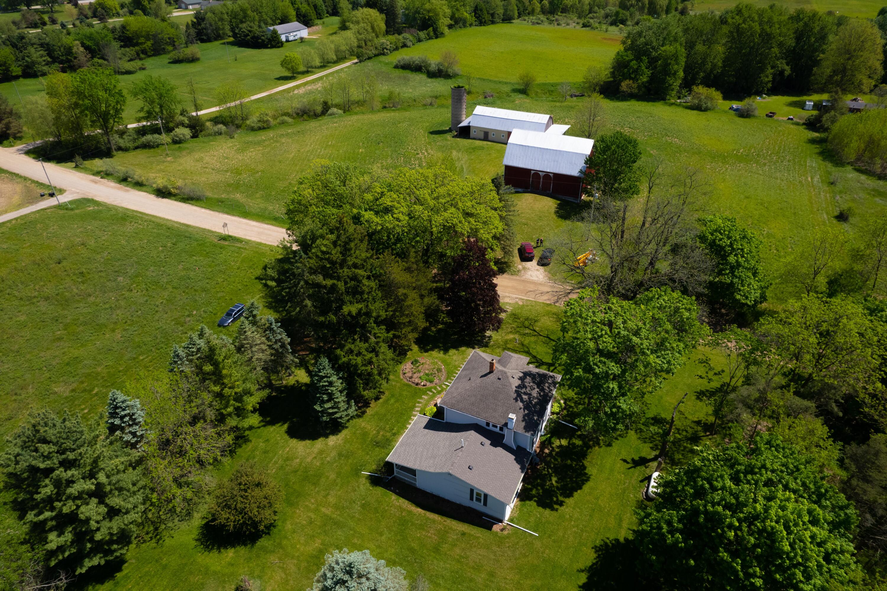 15610 Arnold Road Gregory, MI 48137 - Photo 88 of 90 Drone above house