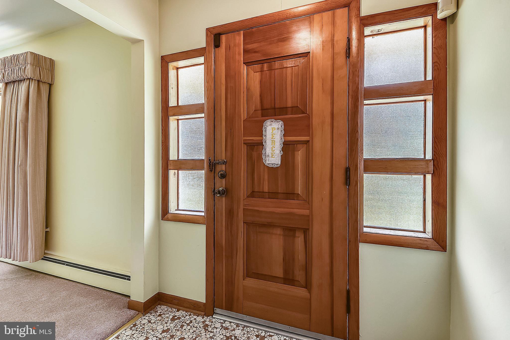 1486 Friendly Road Pasadena, MD 21122 - Photo 3 of 45 Foyer
