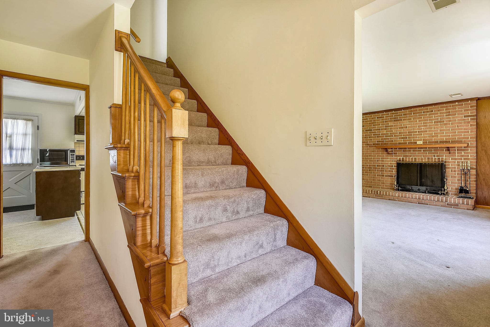 1486 Friendly Road Pasadena, MD 21122 - Photo 4 of 45 Foyer/Entry