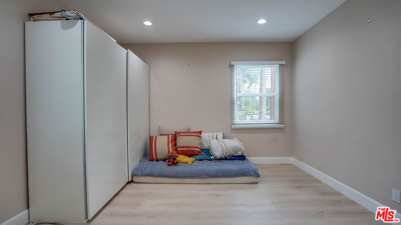 263 Flower Street Pasadena, CA 91104 - Photo 7 of 34 a living room with furniture and a window
