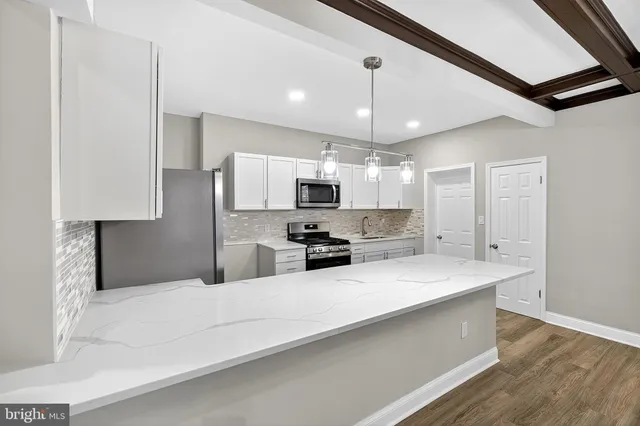 $2,200 | 2417 Washington Street, Wilmington, DE 19802