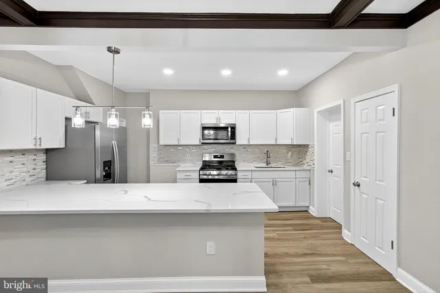 $2,200 | 2417 Washington Street, Wilmington, DE 19802