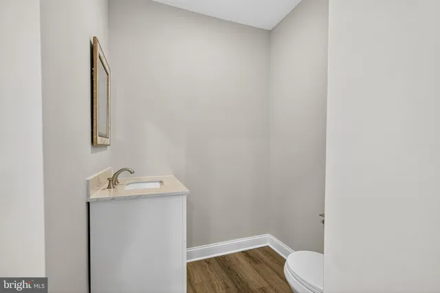 $2,200 | 2417 Washington Street, Wilmington, DE 19802