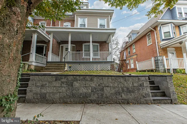 $2,200 | 2417 Washington Street, Wilmington, DE 19802