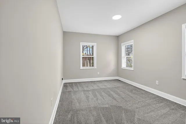 $2,200 | 2417 Washington Street, Wilmington, DE 19802