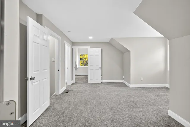 $2,200 | 2417 Washington Street, Wilmington, DE 19802