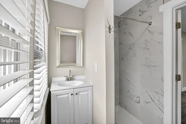 $2,200 | 2417 Washington Street, Wilmington, DE 19802