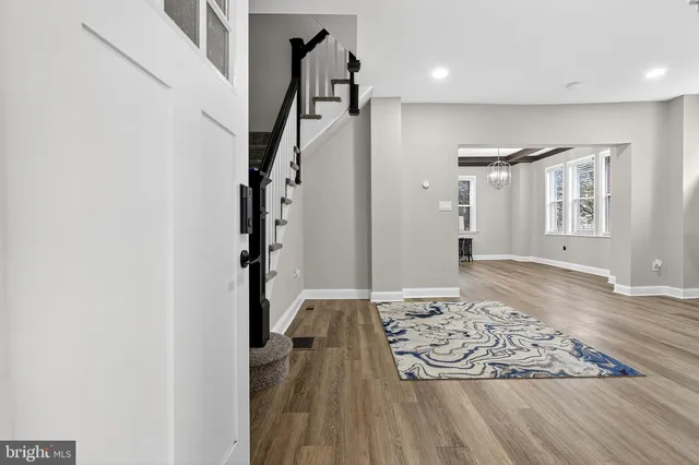 $2,200 | 2417 Washington Street, Wilmington, DE 19802