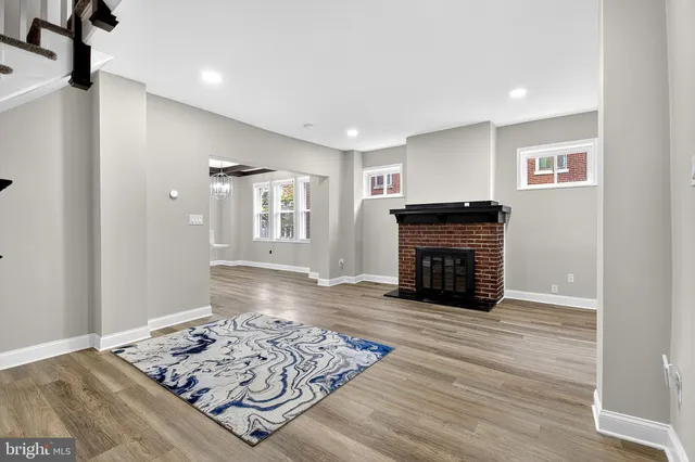 $2,200 | 2417 Washington Street, Wilmington, DE 19802