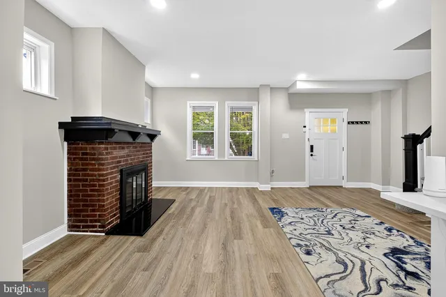 $2,200 | 2417 Washington Street, Wilmington, DE 19802