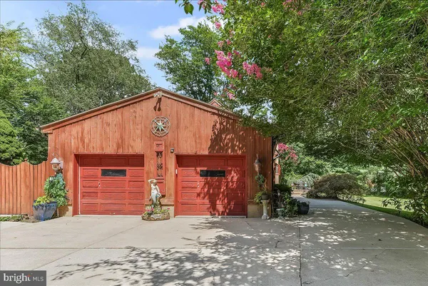 a view of a house with a garage