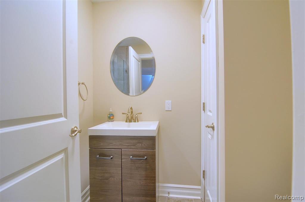 354 Olivewood Court Rochester, MI 48306 - Photo 58 of 77