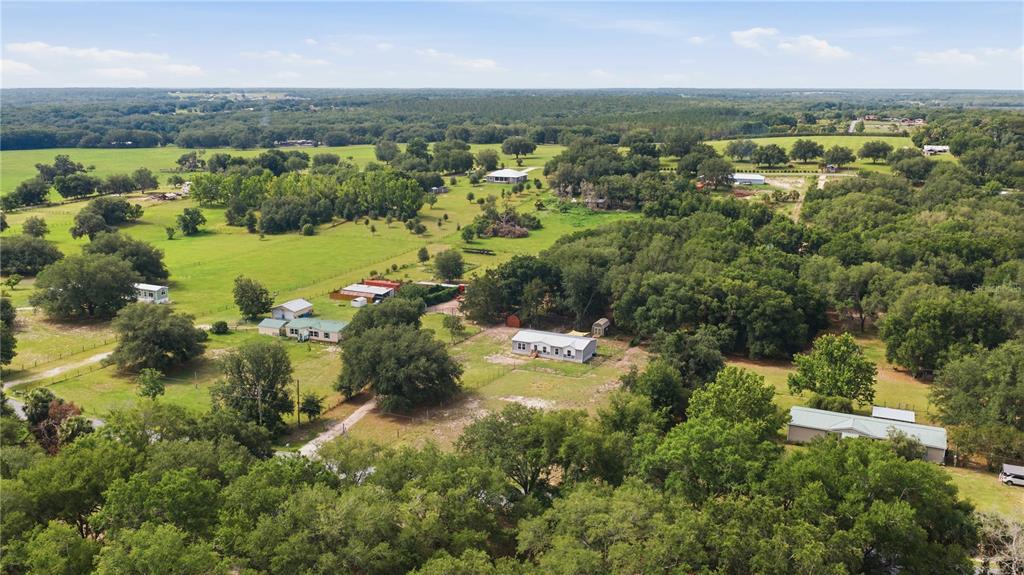 14450 Southeast Sunset Harbor Road Weirsdale, FL 32195 - Photo 33 of 37