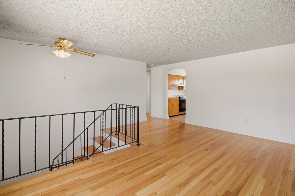55 Mixter Street Middletown, RI 02842 - Photo 5 of 50