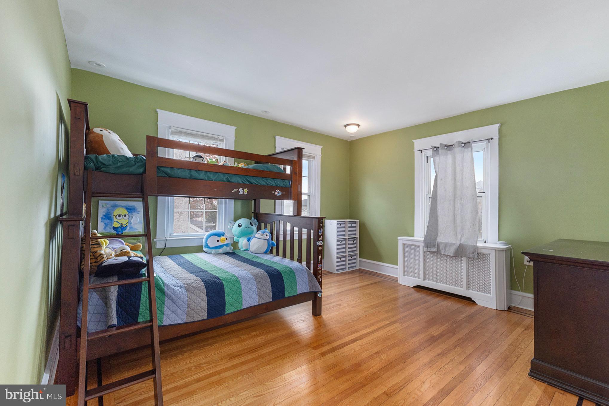 511 Darby Road Havertown, PA 19083 - Photo 19 of 31 3rd bedroom