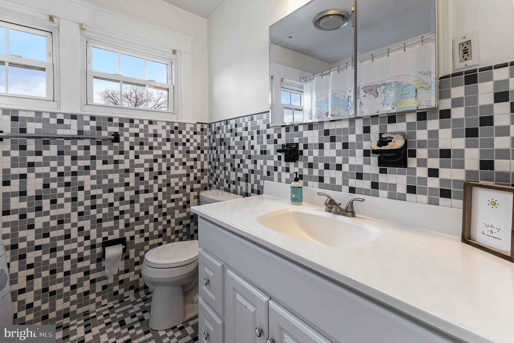 511 Darby Road Havertown, PA 19083 - Photo 21 of 31 Full bathroom