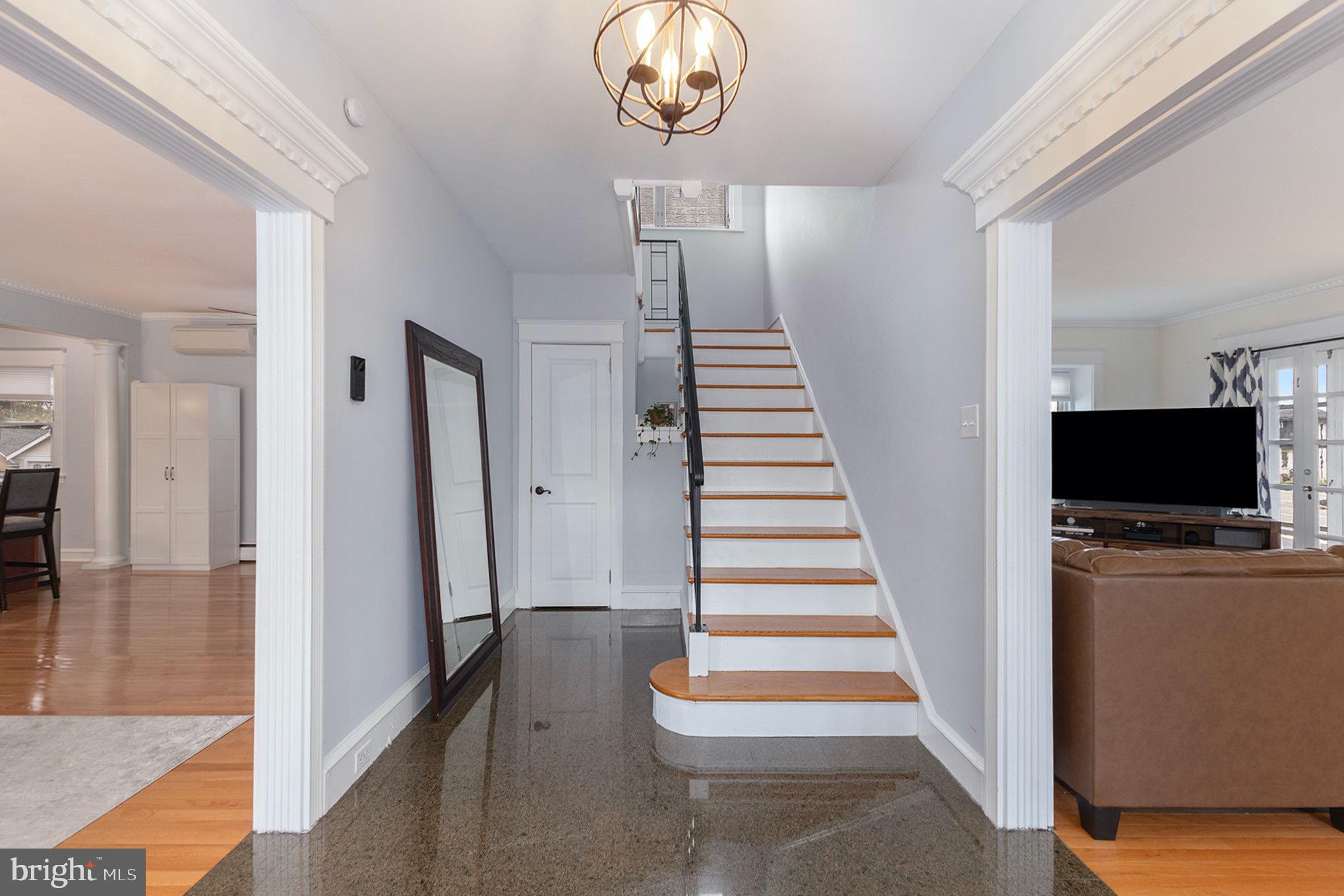 511 Darby Road Havertown, PA 19083 - Photo 5 of 31 Entryway