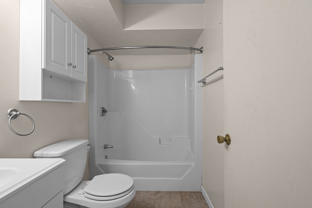 135 Vale Street, Unit 16 Fall River, MA 02724 - Photo 15 of 29