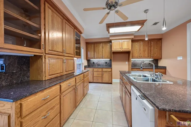 $599,000 | 16010 Peairs Road, Pride, LA 70770