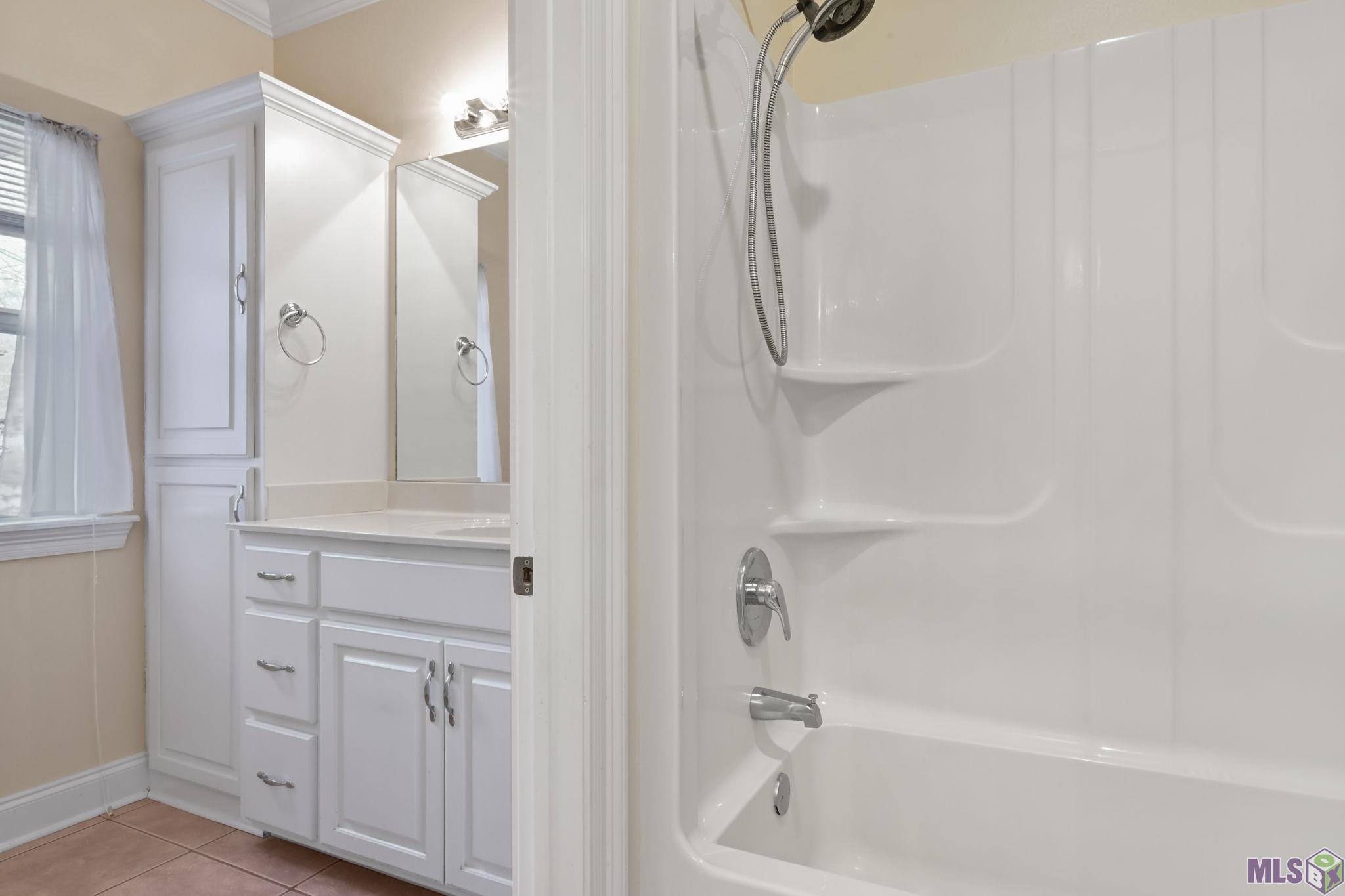 16010 Peairs Road Pride, LA 70770 - Photo 21 of 35 Bathroom #2