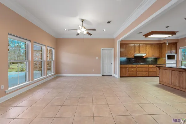 $575,000 | 16010 Peairs Road, Pride, LA 70770