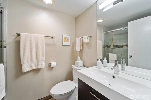 $3,950 | 1120 8th Avenue, Unit 1203, Seattle, WA 98101