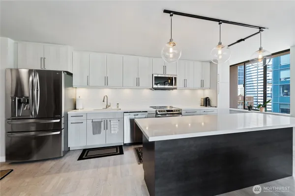 $3,950 | 1120 8th Avenue, Unit 1203, Seattle, WA 98101
