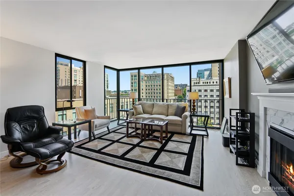 $3,950 | 1120 8th Avenue, Unit 1203, Seattle, WA 98101