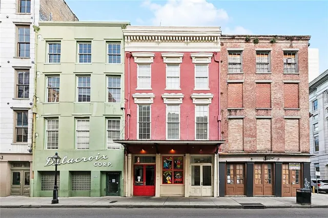 $2,000 | 204 Decatur Street, Unit 2B, New Orleans, LA 70130