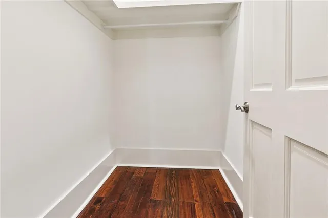 $2,000 | 204 Decatur Street, Unit 2B, New Orleans, LA 70130