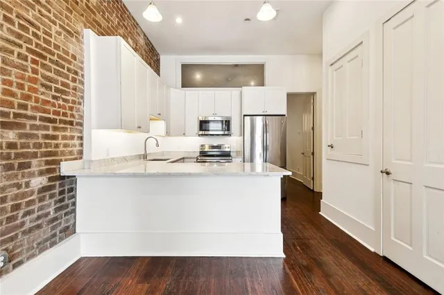 $2,000 | 204 Decatur Street, Unit 2B, New Orleans, LA 70130