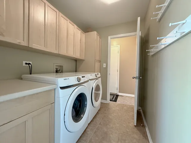 $550,000 | 1664 Brighton Drive, Mundelein, IL 60060