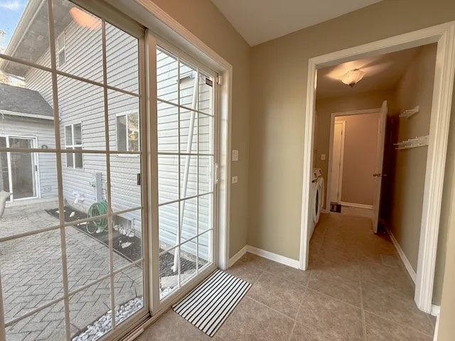 $550,000 | 1664 Brighton Drive, Mundelein, IL 60060