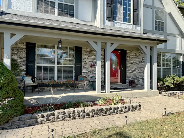 $550,000 | 1664 Brighton Drive, Mundelein, IL 60060