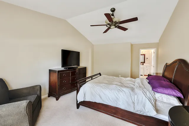 $550,000 | 1664 Brighton Drive, Mundelein, IL 60060