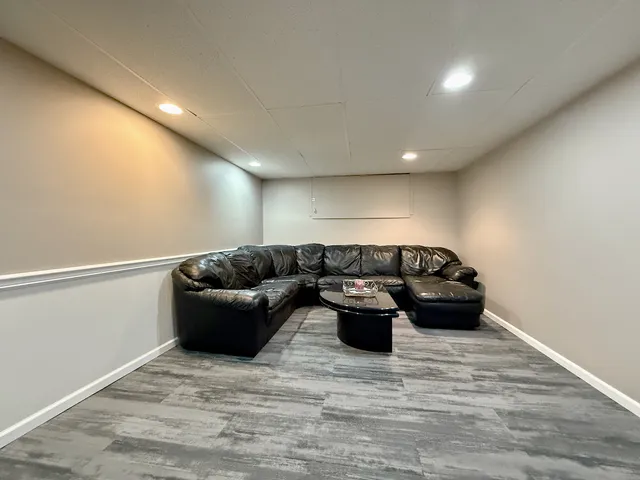 $550,000 | 1664 Brighton Drive, Mundelein, IL 60060