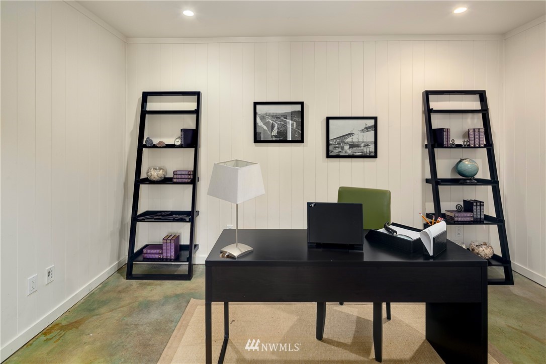 8552 Sand Point Way Northeast Seattle, WA 98115 - Photo 22 of 25 Gallery Image 22