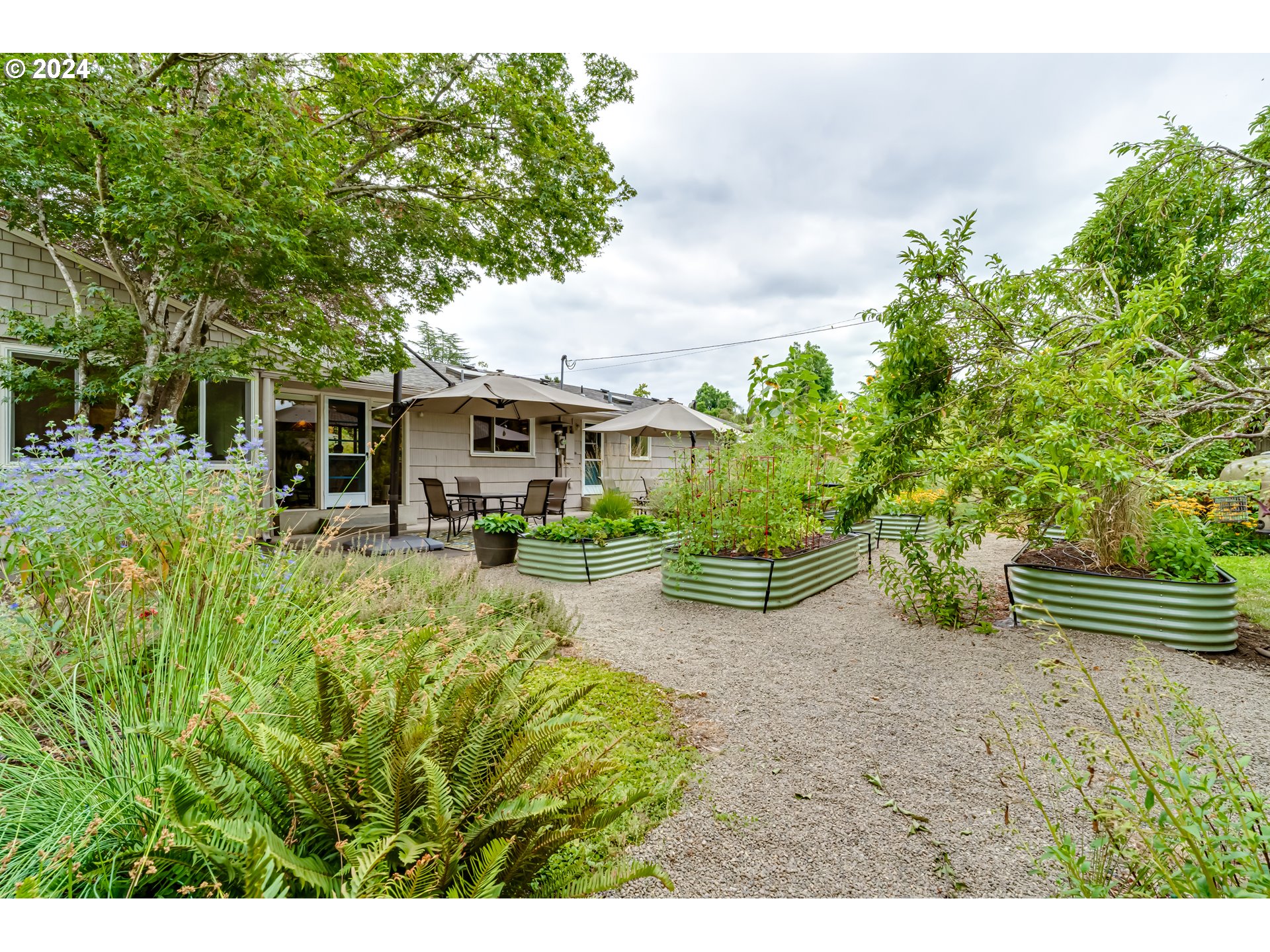 320 Palomino Drive Eugene, OR 97401 - Photo 22 of 25 Garden