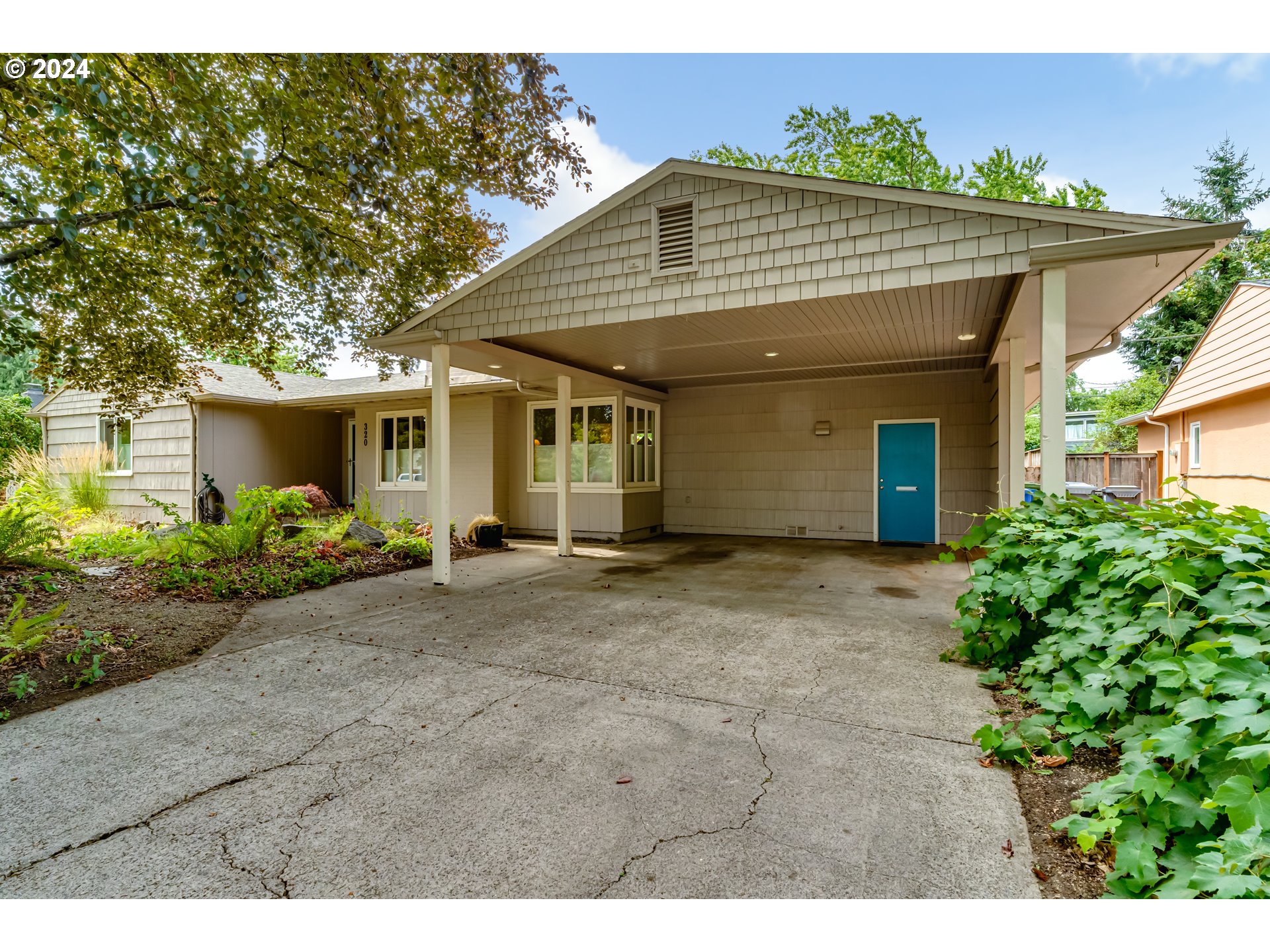 320 Palomino Drive Eugene, OR 97401 - Photo 25 of 25 Carport