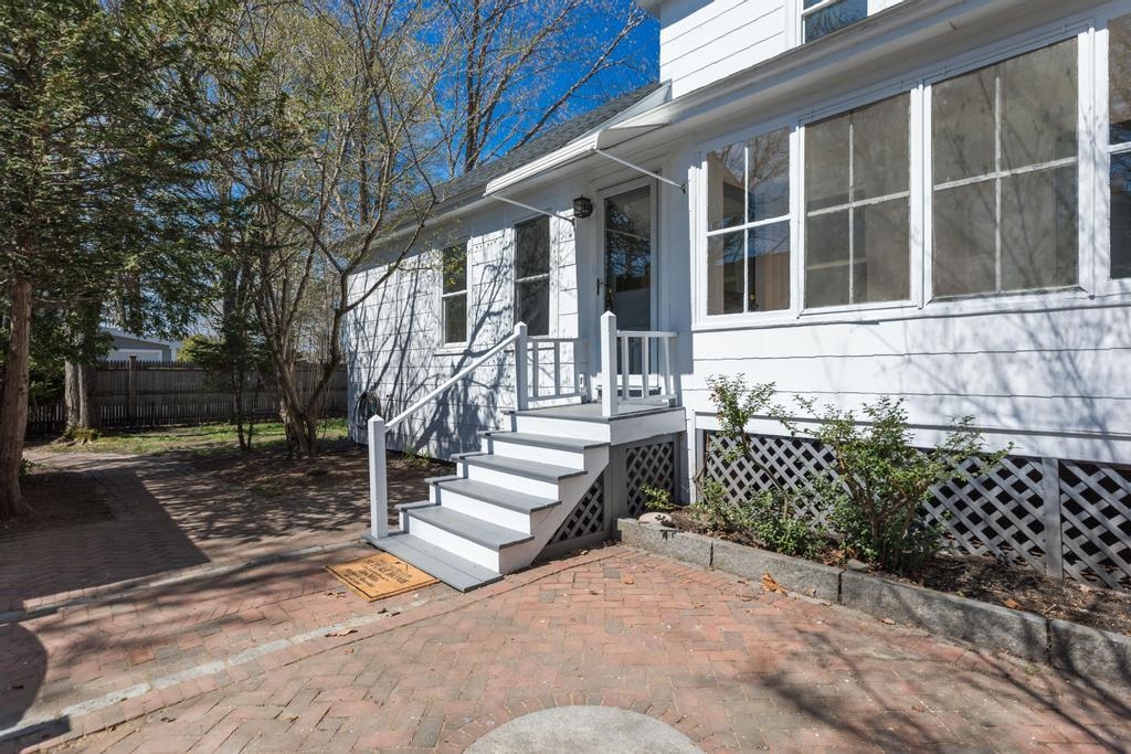 23 Gill Street Exeter, NH 03833 - Photo 6 of 41