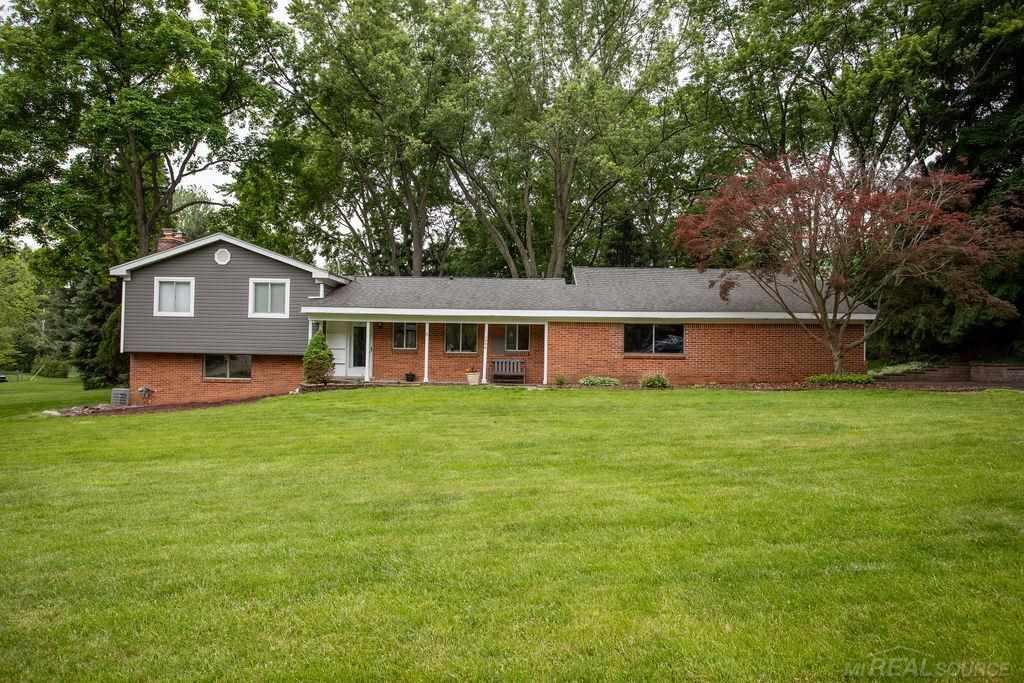 1596 Kingsmere Circle Rochester Hills, MI 48309 - Photo 1 of 23