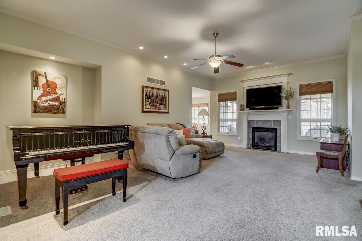 1042 Ravina Drive Chatham, IL 62629 - Photo 3 of 38 Gallery Image 3