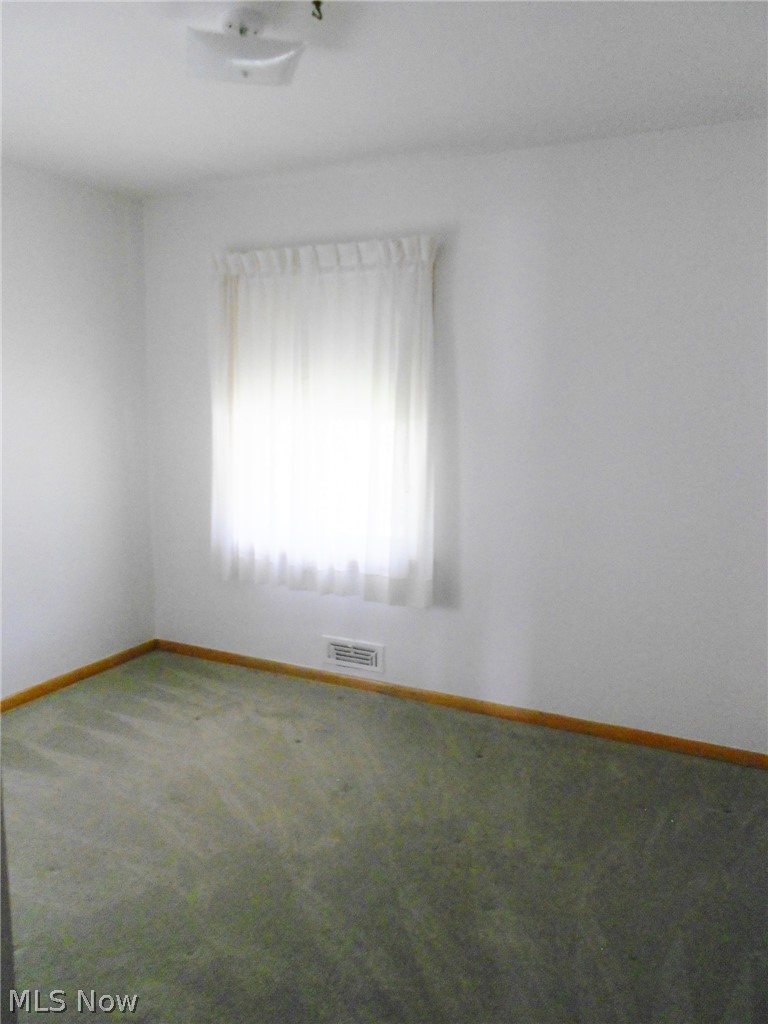 23601 Colbourne Road Euclid, OH 44123 - Photo 10 of 17