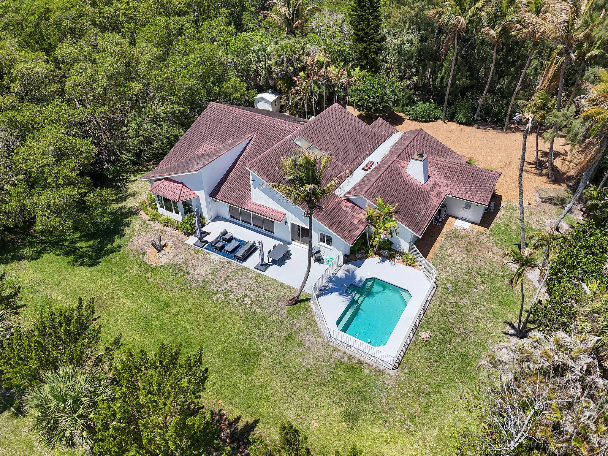 114 North Beach Road Jupiter Island, FL 33455 - Photo 2 of 63 114NBeachRdAerials(11)