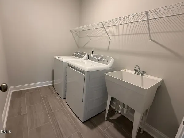 $2,390 | 332 Canyon Gap Way, Raleigh, NC 27610