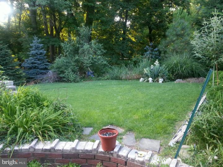 643 Charette Road Philadelphia, PA 19115 - Photo 3 of 5