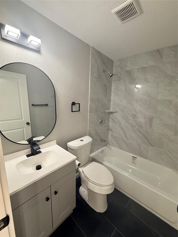 107 Gunter Street Wills Point, TX 75169 - Photo 13 of 22 2nd bathroom