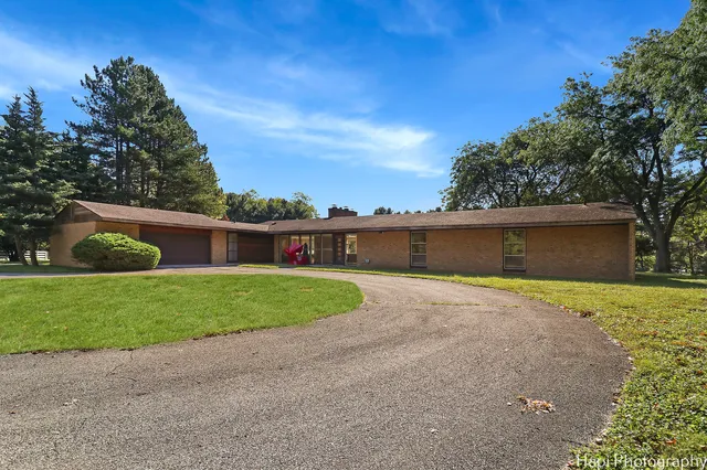 $1,097,000 | 80 Meadow Hill Road, Barrington Hills, IL 60010