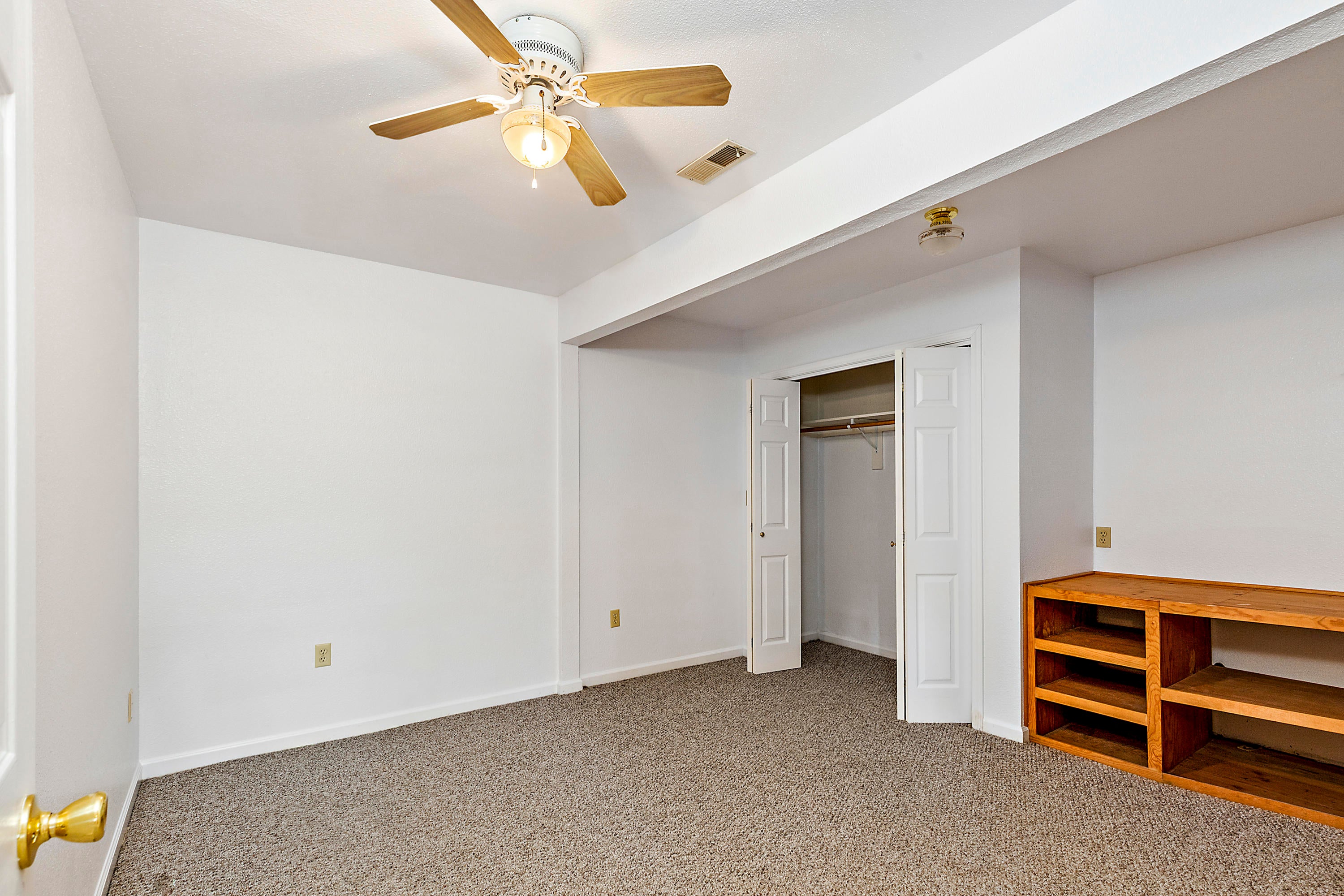 6038 Tolo Road Central Point, OR 97502 - Photo 33 of 65 Separate bedroom